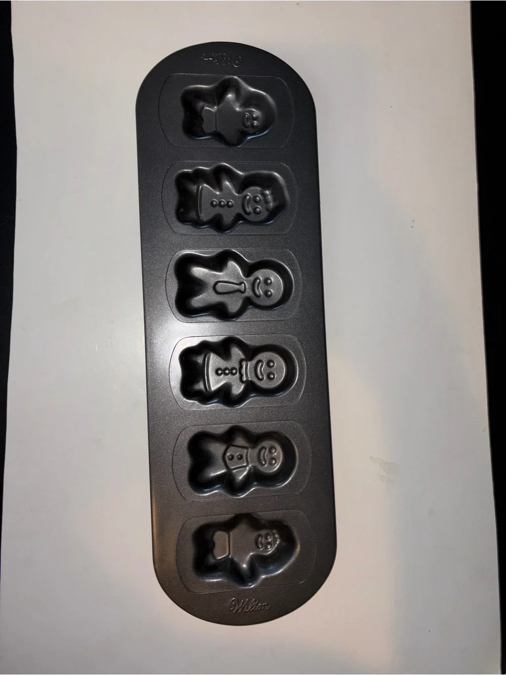 Wilton Gingerbread Man Family Cookie Pan Mold 6 Cavity NonStick Christmas Baking